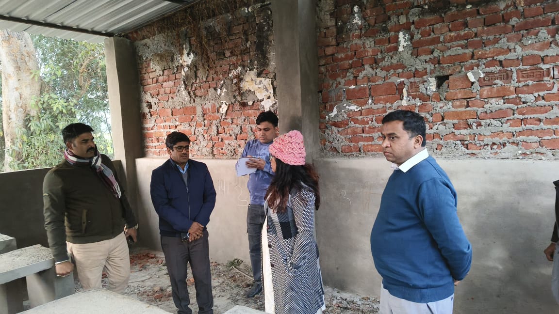 CdoSitapur's tweet photo. विकास खंड खैराबाद की ग्राम पंचायत जैती खेड़ा में निर्माणाधीन एम0डी0एम0 शेड का निरीक्षण किया गया। निरीक्षण के दौरान पाई गई कमियों को तत्काल दूर किए जाने के निर्देश संबंधित खंड विकास अधिकारी को दिए गए। https://t.co/QXfRN0CBza