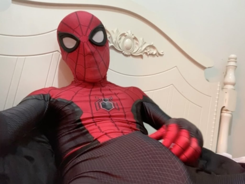spidersssman's tweet photo. 长不 https://t.co/1XqFiwlvMn