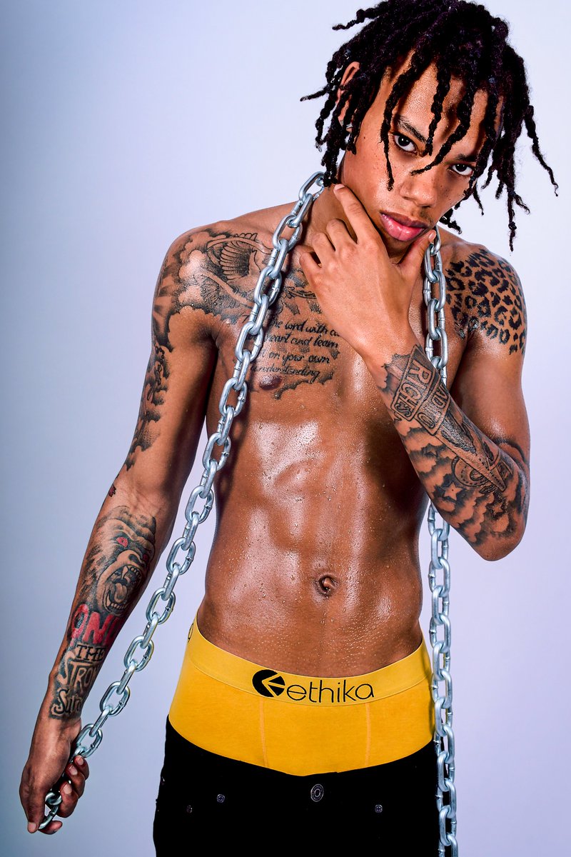 DirectorQuar's tweet photo. "Skin Storiez" 4th edition tattoo book coming 2026
#QBPhotography #CreativesContent #SkinStoriez #author #8BallJayy https://t.co/jBmJKWIo6c