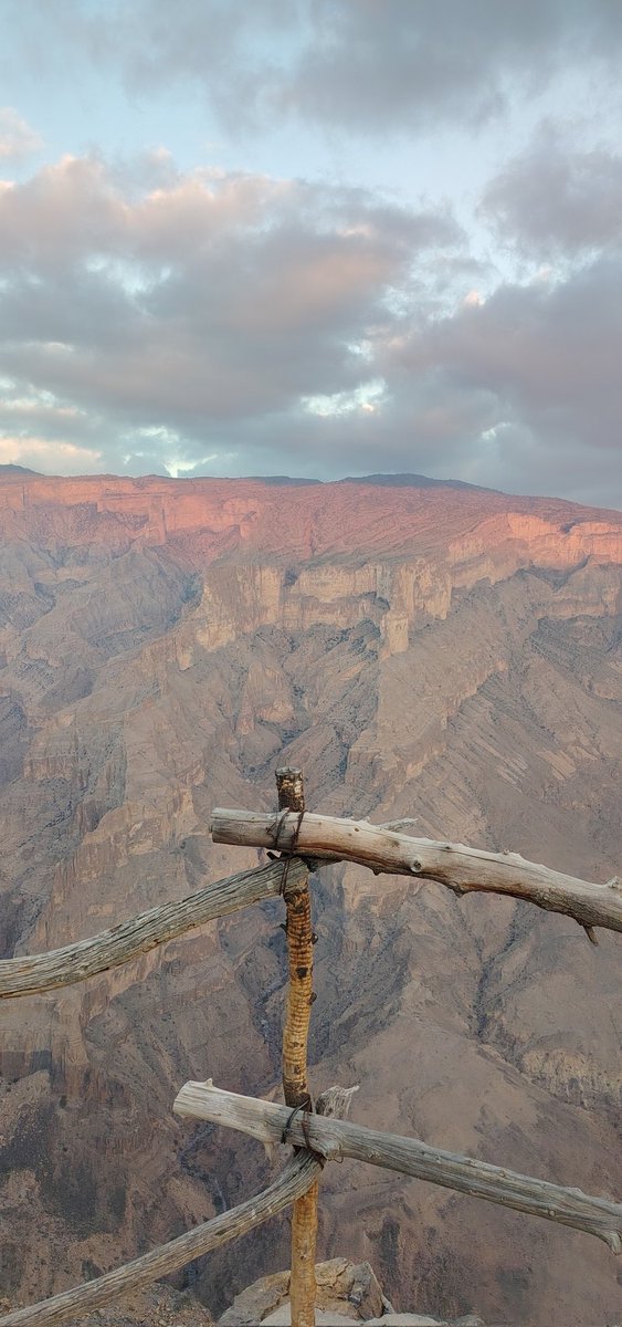 zlq35's tweet photo. #جبل_شمس ⛰️🇴🇲 https://t.co/WJjl2dRq1p