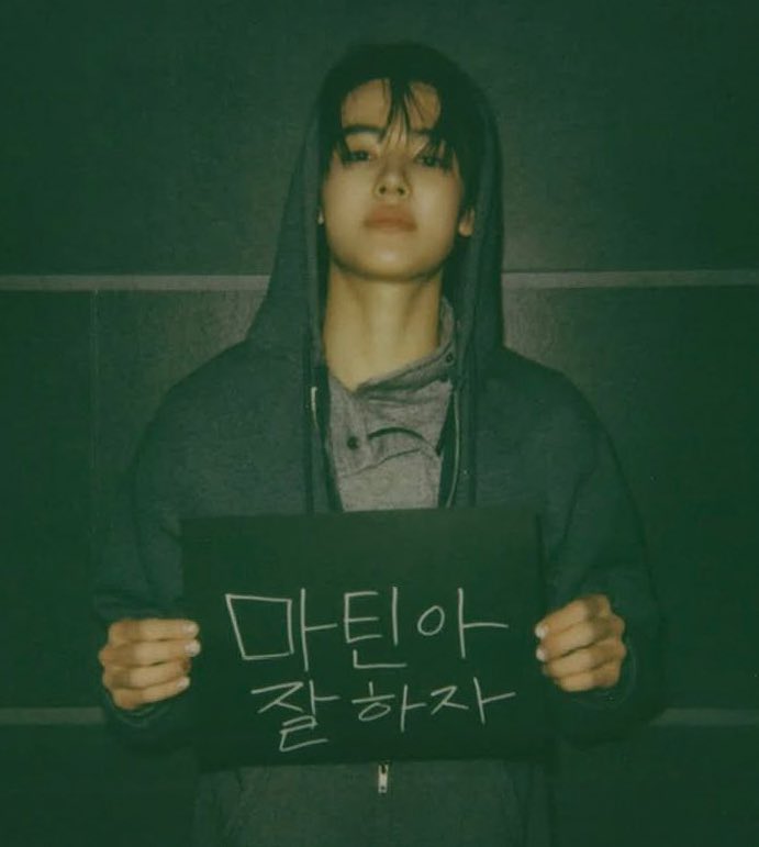 twnti3s's tweet image. เอาล่ะ วันนี้ที่รอคอยมาก 🤣

13 มกราคม ได้ 1 นาที อายุ 17 ปุ๊บ !
… ไอน้องออมไม่เรียกมาร์ตินว่าพี่แล้วนะ 
แล้วมาร์ตินเรียกพี่ออมเลยดิ 55555555

🦊 : 마틴아 잘하자 ( มาร์ติน ทำดีๆนะ )
🦮 : 성현형 ( พี่ซองฮยอน )

#MARTIN #SEONGHYEON