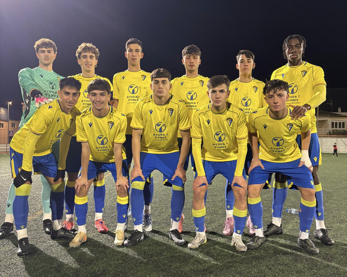 🟡 Otro que ha puesto la directa es el #CádizCF Juvenil B de Fran Muñoz

Colíder de la Segunda Andaluza gaditana con el Algeciras CF, y equipo menos goleado (10). De hecho, hasta esta pasada jornada (y en el 83’), sumaba 𝟕 𝐩𝐚𝐫𝐭𝐢𝐝𝐨𝐬 𝐜𝐨𝐧𝐬𝐞𝐜𝐮𝐭𝐢𝐯𝐨𝐬 𝐬𝐢𝐧