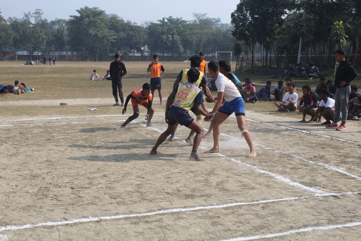 स्वामी विवेकानंद जी की जयंती सह राष्ट्रीय युवा दिवस के अवसर पर अभाविप, बेतिया जिले द्वारा खेलो भारत आयाम के माध्यम से "कबड्डी प्रतियोगिता" आयोजित किया गया।

इस अवसर पर राज्य निजी विश्वविद्यालय कार्य संयोजक मृत्युंजय कुमार उपस्थित रहे।

#NationalYouthDay | #ABVPNorthBihar