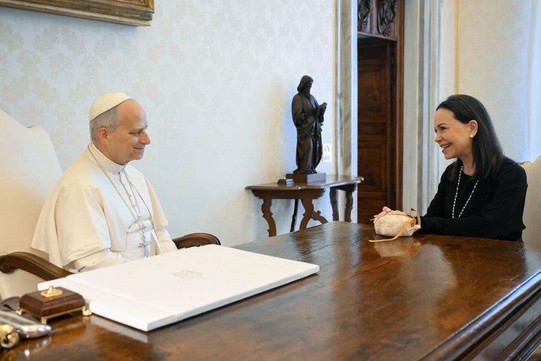 OrlvndoA's tweet photo. Como católico me emociona el recibimiento de su santidad León XIV a Maria Corina Machado, un gesto que le da calidez a una lucha que es, esencialmente, espiritual. 

Cuando el chavismo se rodea de todo lo pagano y profundamente malo, la alineación de la Santa Sede con la liberación de Venezuela y su liderazgo es un aliciente.