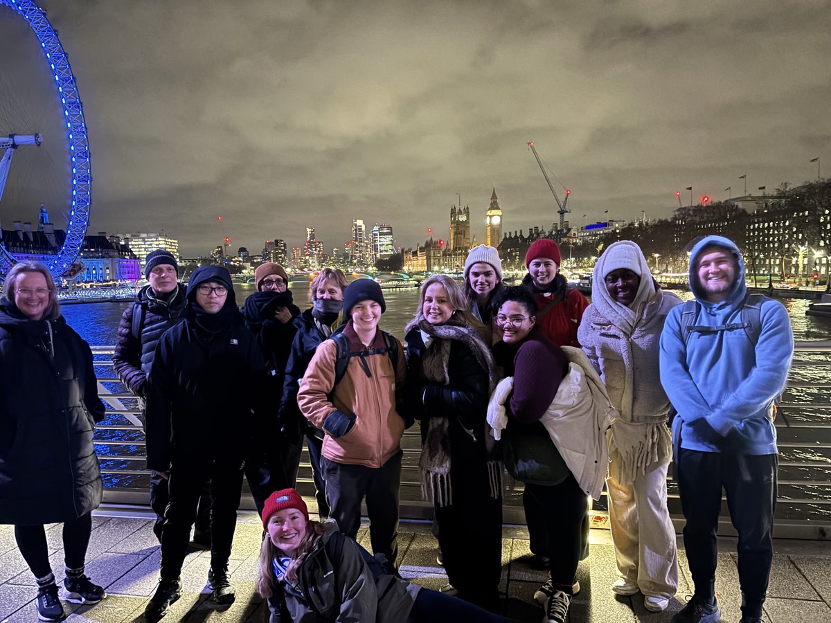 LVSHassocks's tweet photo. Our team took on the London Moonlight Walk on Friday and raised an amazing £1,100 for charity! 

Donations went to @beatED and @savechildrenuk two causes close to our hearts 💛

#ProudToBeLVSHassocks https://t.co/U2Y9qkuGAl
