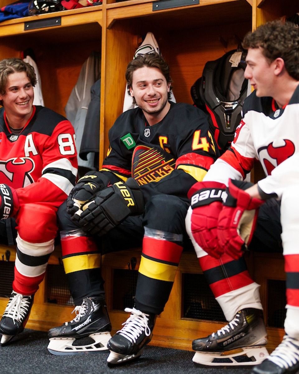 dailylukehughes's tweet image. happy devils gameday again but this time it’s hughesbowl !!!!!!