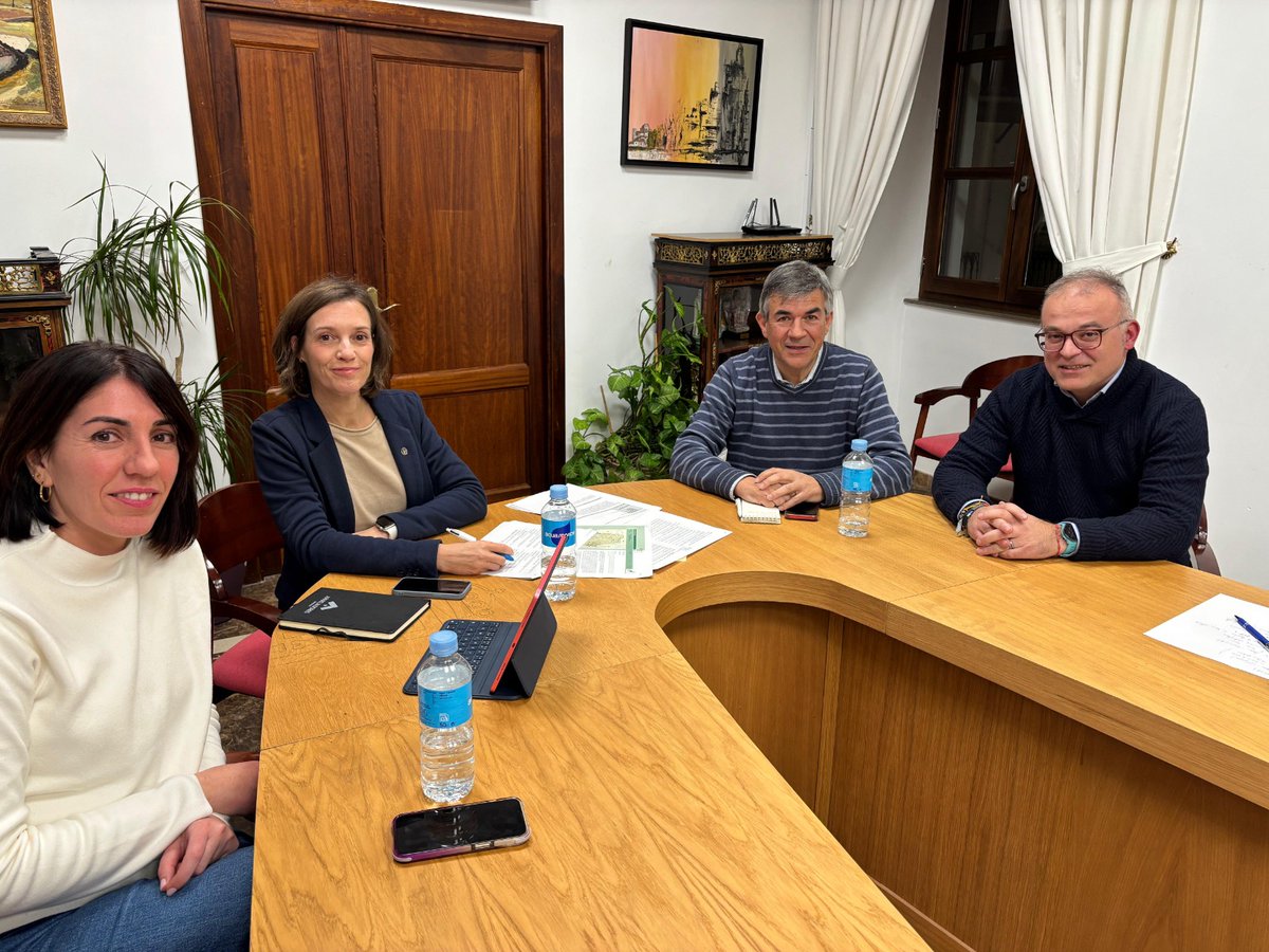 La Comisión de Urbanismo del Colegio se reunió con el <a href="/AytoBaza/">Ayuntamiento de Baza</a> y la Asociación de Empresarios del Altiplano para aportar propuestas a la revisión del POTA, en fase de exposición pública, impulsando un desarrollo territorial eficiente, sostenible y generador de empleo.