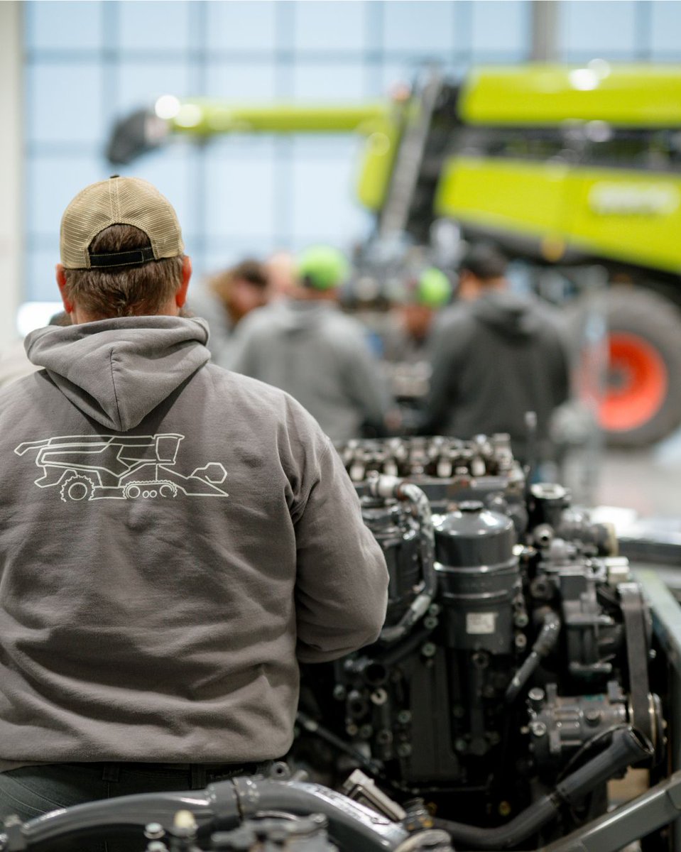 LindstromEquip's tweet photo. Our service crew trains at CLAAS Academy, where classroom meets real equipment. From knife drums to software systems, they get hands-on with every machine.​ We train to earn your trust.  Call us today at (715) 231-3168 https://t.co/XQkeHAilfE
