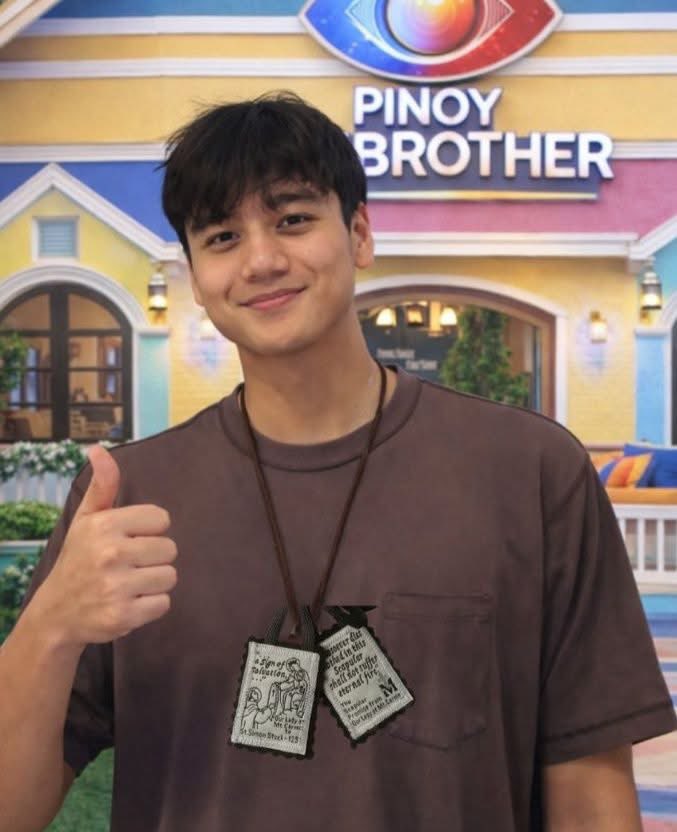 parakayriver's tweet photo. Big Brother House and the Brown Scapular of Our Lady

Actor River Joseph faithfully wore the Carmelite Brown Scapular of Our Lady throughout his entire stay in the Big Brother House, a visible testament of his deep devotion and trust in Mary’s maternal protection. His consistent prayer life, humble heart, and daily offerings of intention show that even amid challenges, temptations, and the pressures of the game, faith can remain unshaken. Truly, his life in the house became a quiet witness to the power of Our Lady’s guidance and the spiritual strength a scapular brings to those who honor her.

🔗: https://t.co/bEe7whx48V

#RiverJoseph #retRIVERs