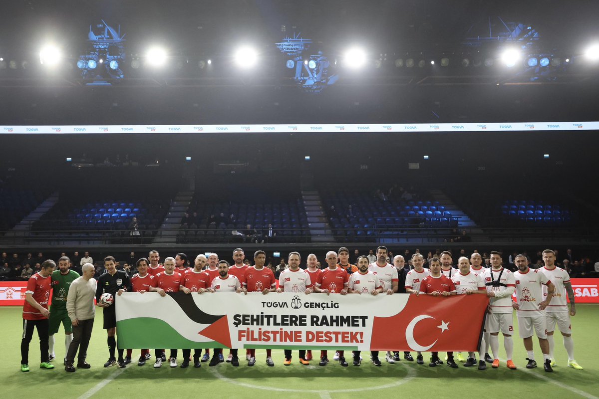 Türkiye Gençlik Vakfı’nın 81 ilde düzenlediği 2026 #GençLig tüm heyecanıyla başlıyor!🇹🇷⚽️

Kıran kırana mücadele ettiğimiz GençLig 2026 Lansman Maçı’nda kazanan dostluk ve kardeşlik oldu.😎

Bugün bizi yalnız bırakmayan tüm spor insanlarına teşekkür ediyorum.🙋🏻‍♂️