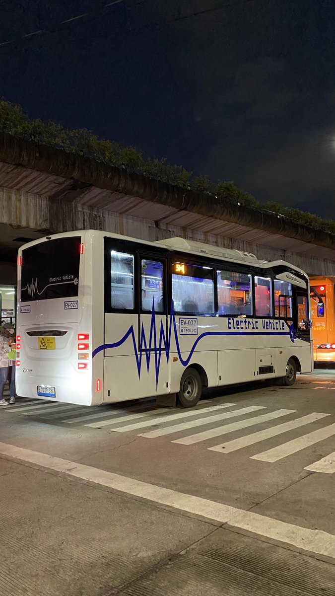 efrymaim's tweet photo. Uji Coba Bus Listrik Hyundai County 

Rute 5M Kp Melayu - Tanah Abang https://t.co/PitetjqbWO