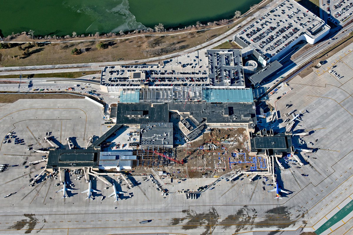 OMAairport's tweet photo. One year makes a big difference! ✈️ 

Construction progresses forward, bringing us closer to the future of OMA. 🏗️

Learn more about it at https://t.co/YcKwrZiuXF. #BuildOMA https://t.co/UYjFPENSjz