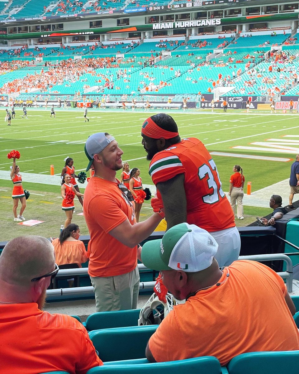 🏆🏆 B2B CG tweet media