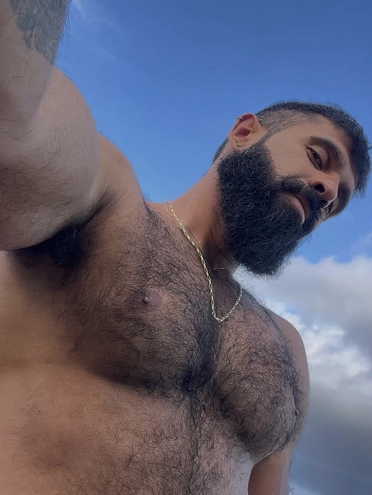bearwww's tweet photo. The main character of your story is waiting. 📖🐻✨
Stop scrolling through extras. Find leading men—Bears, Daddies, Chasers—worth your plot.
join for Free Now @Bearwww https://t.co/qaA7kH1czu