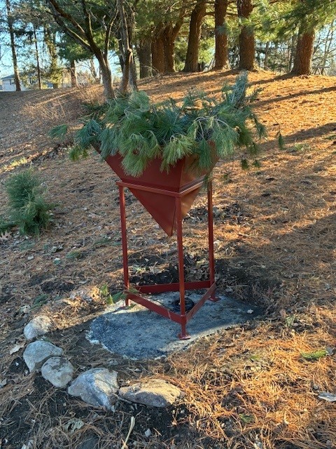GehmanIron's tweet photo. #GehmanIron always ready to work with your idea - in this case a standing pyramid planter.

Built to last, and powder coated to make sure.  As always, Made in the USA!

What idea do you have that wants to be built?

 #CustomMetalwork #MadeInUsa #GardenIdeas #PowderCoated https://t.co/2Ru0WqGC2w