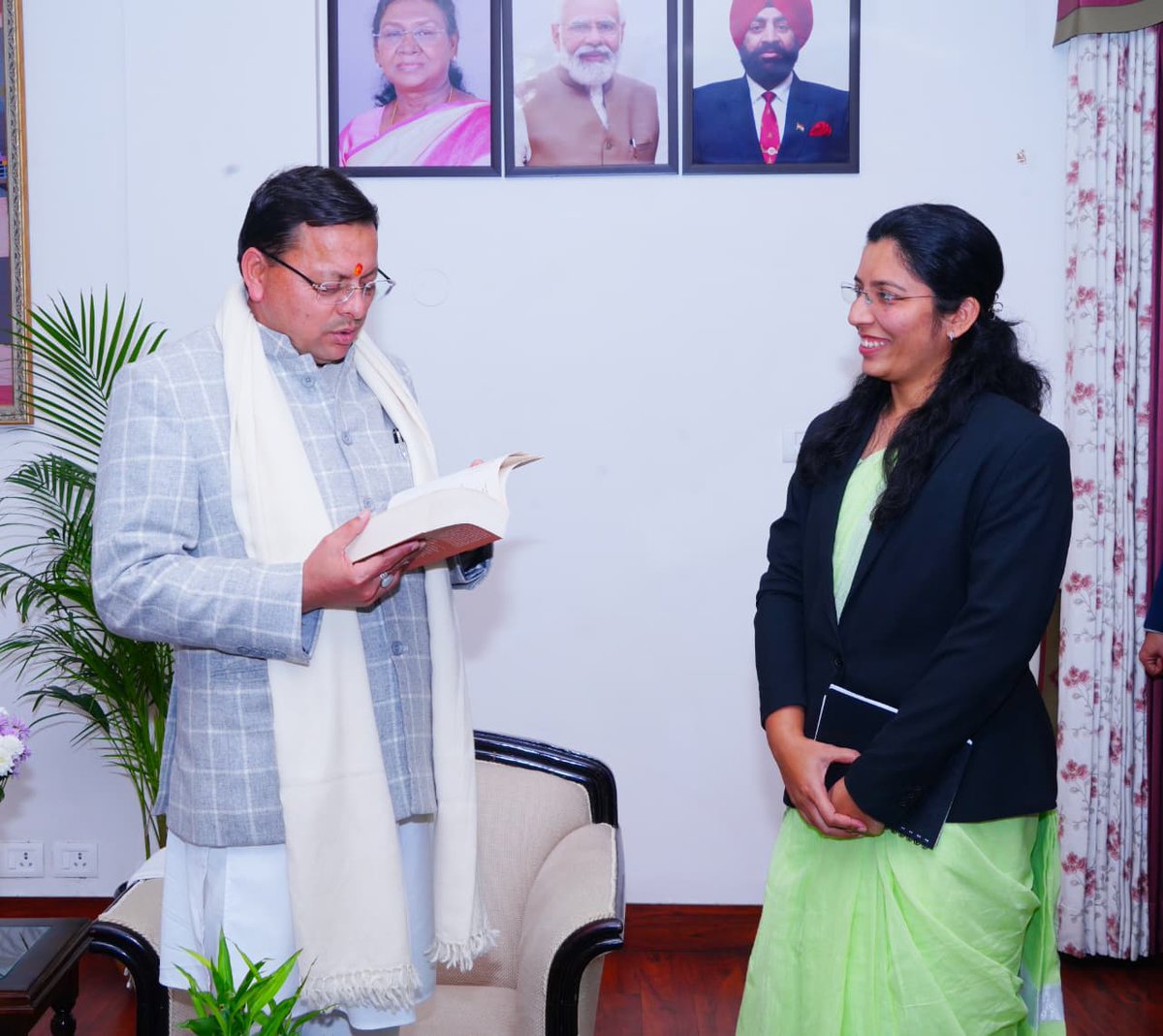 IGNFA_GoI's tweet image. Calling on Hon’ble CM @ukcmo Shri Pushkar Singh Dhami, the #IFS Probationers of 2024 batch (#Uttarakhand cadre) were inspired to take on the dynamic challenges of #forest and #environment sectors with renewed energy, vigour &amp;amp; purpose
@pushkardhami
@ukfd_official
@moefcc