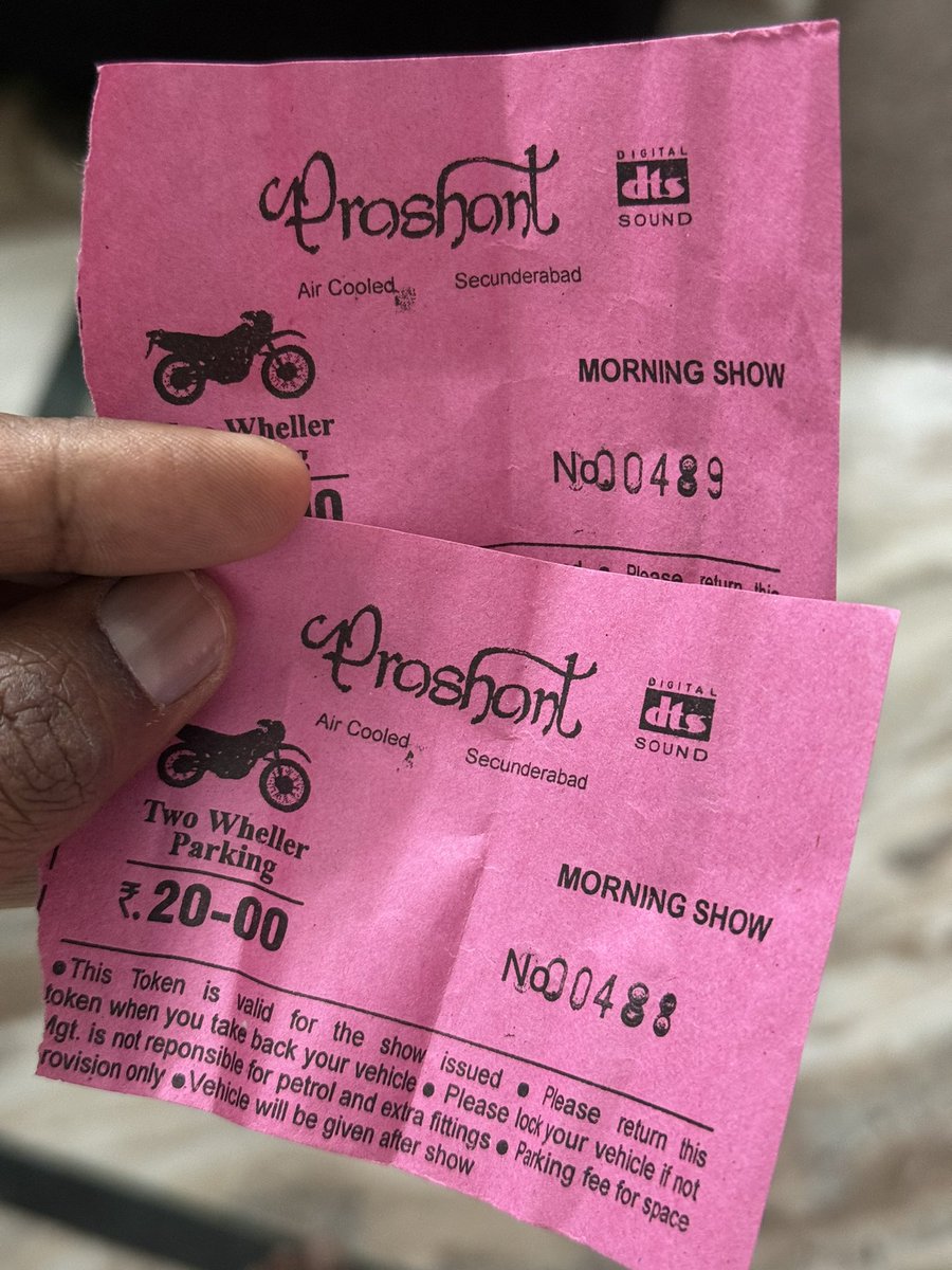 PusthayKumar's tweet photo. Watching a movie at Prashanth Theatre, Secbad, Parking fee: ₹20 
Since wen did parking become a premium experience? No regulation, no transparency
just pay &amp; move on.Anyone monitoring this?
@bookmyshow @GHMCOnline @HYDTP @TelanganaCMO @CPHydCity
#ParkingLoot @jagograhakjago #Hyd https://t.co/ymZf2RIilT