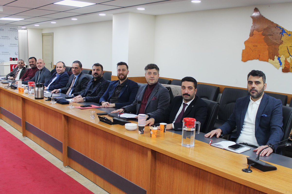 feratbulut2's tweet photo. Yeniden Refah Partisi İstanbul İl Başkanlığımızda; 

İl Başkanımız Sn. Nuri ÖZATA riyasetinde;
İl Başkan yardımcılarımızın hazır bulunduğu olağan icra toplantımızı gerçekleştirdik.

Toplantımızda aldığımız kararlar ve yapacağımız çalışmalar şimdiden hayırlara vesile olsun. https://t.co/DsMY0yTSWV