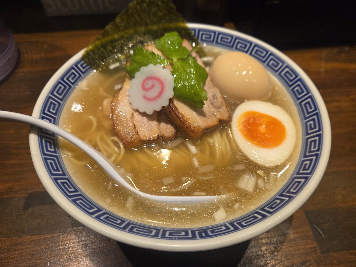 めいげんそ
煮干し塩そば 並盛950円 味玉150円
先月ぶり14回目の訪問。最近稼働中受注が途切れることが多く、ついラーメン屋に寄ってしまう。