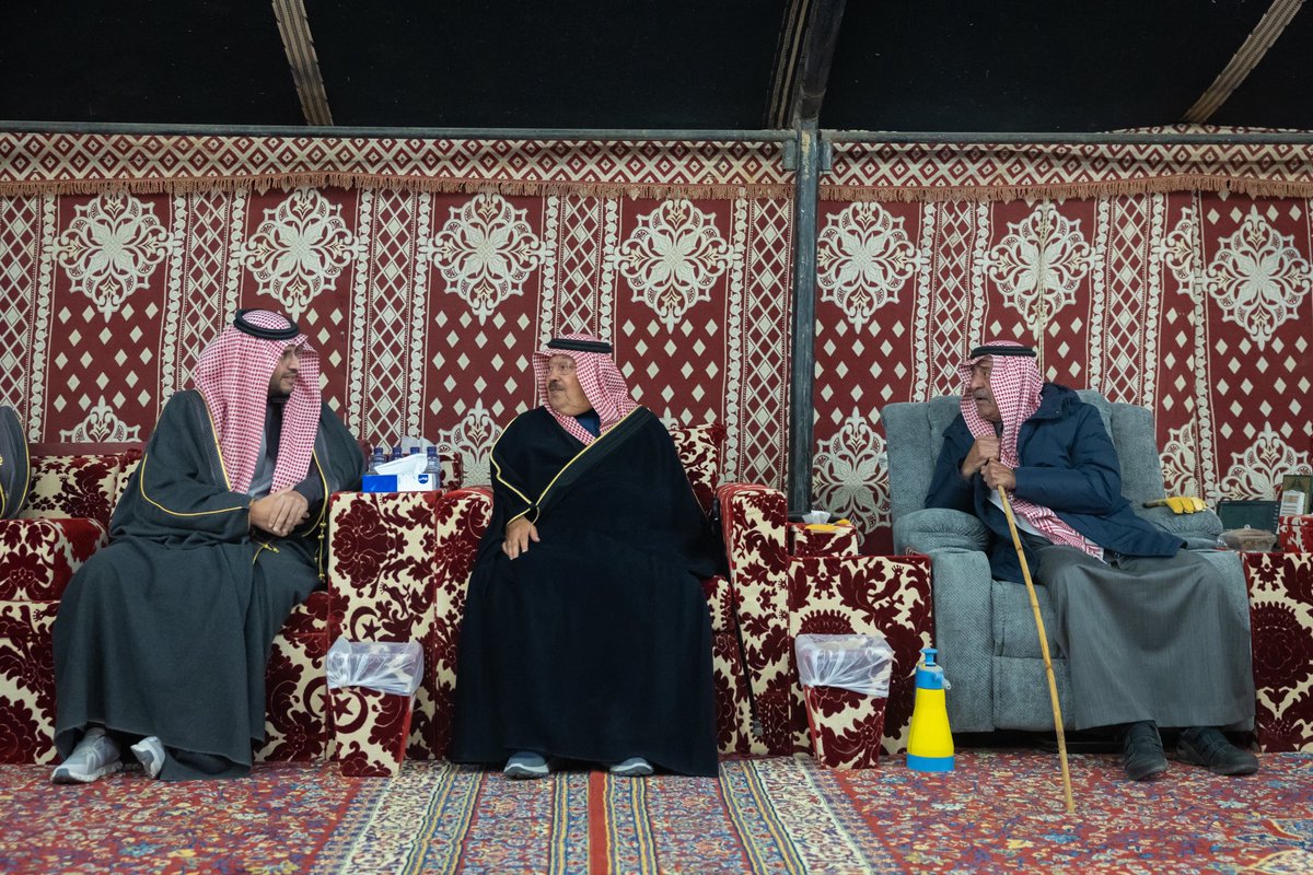 سمو سيدي #الامير_مقرن_عبدالعزيز يستقبل صاحب السمو الملكي الامير تركي بن محمد بن فهد في مخيمه في رفحاء . 

.