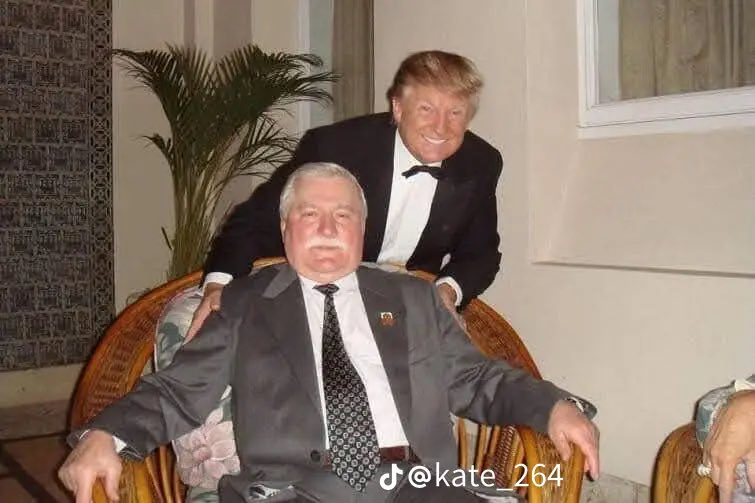 Maria037015907's tweet photo. Prezydenci Polski. Daleko zaszliśmy https://t.co/AmzeeuNzFC