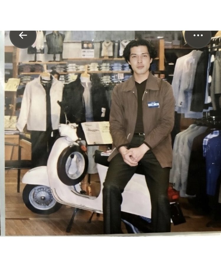 SeyHashiya's tweet photo. A.D. 2000 My clothing store 
and my Vespa  懐かしい😃
#vespa #Vespa #Priamvera https://t.co/oFHqsYAxrP