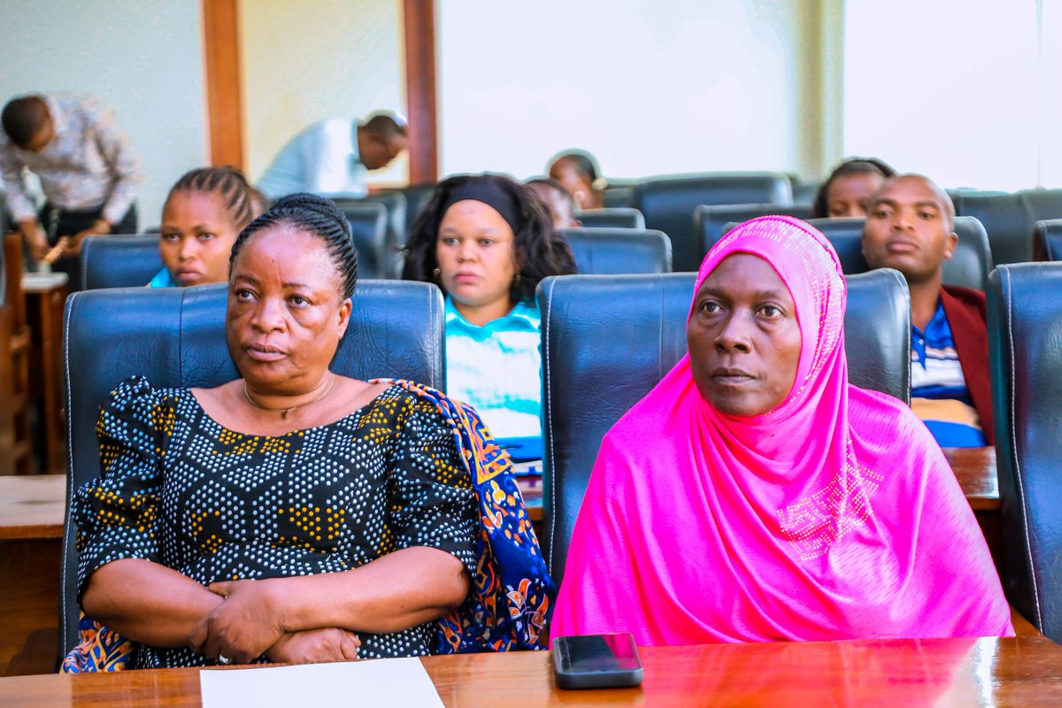 <a href="/Gcla1895/">Mamlaka ya Maabara ya Mkemia Mkuu wa Serikali</a> kupitia Ofisi ya Kanda ya Ziwa imetoa mafunzo ya matumizi salama ya kemikali kwa wajasiriamali wadogo yaliyofanyika kwenye ukumbi wa TMDA jijini Mwanza Januari 12, 2026. Zaidi ya wajasiriamali 80 wameshiriki mafunzo hayo ya matumizi salama ya kemikali.