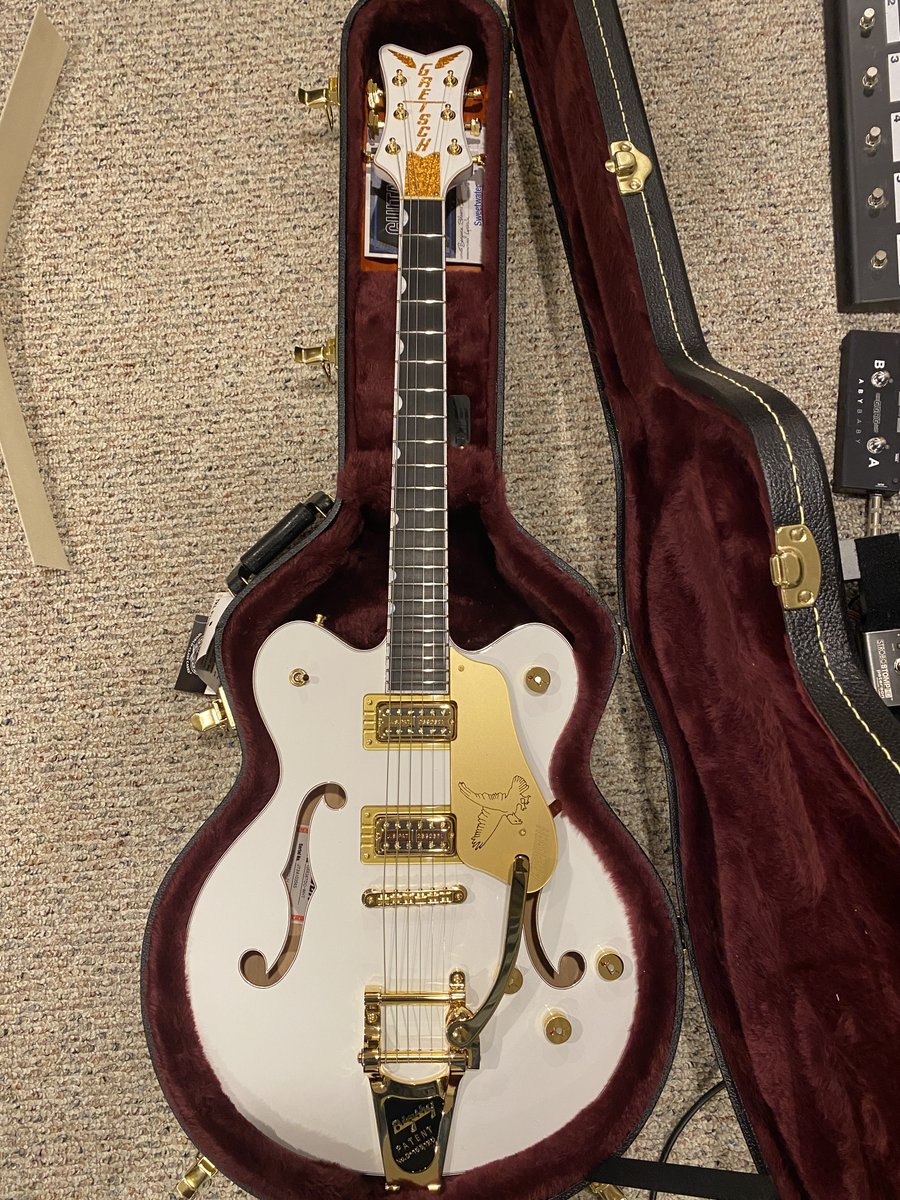 EricJ_NJ's tweet photo. This is my Gretsch White Falcon purchased one year ago. Please HELP COME UP WITH A CREATIVE NAME for it...  looking forward to the replies https://t.co/0BifD0Wcv8