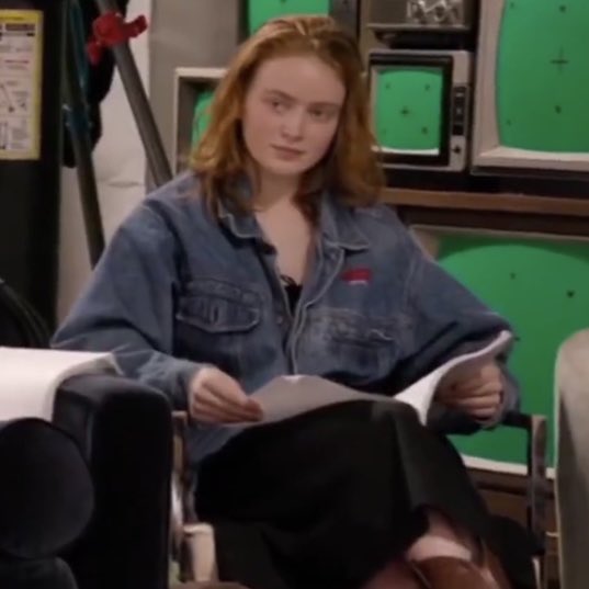 scullynichols's tweet photo. category is: who gives less of a shit during this finale reading https://t.co/cbLs0QFwUI