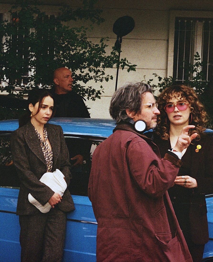 eclarkenetwork's tweet photo. Behind the scenes of Emilia Clarke &amp; Haley Lu Richardson in #PONIES. https://t.co/dUxHgwhrKQ
