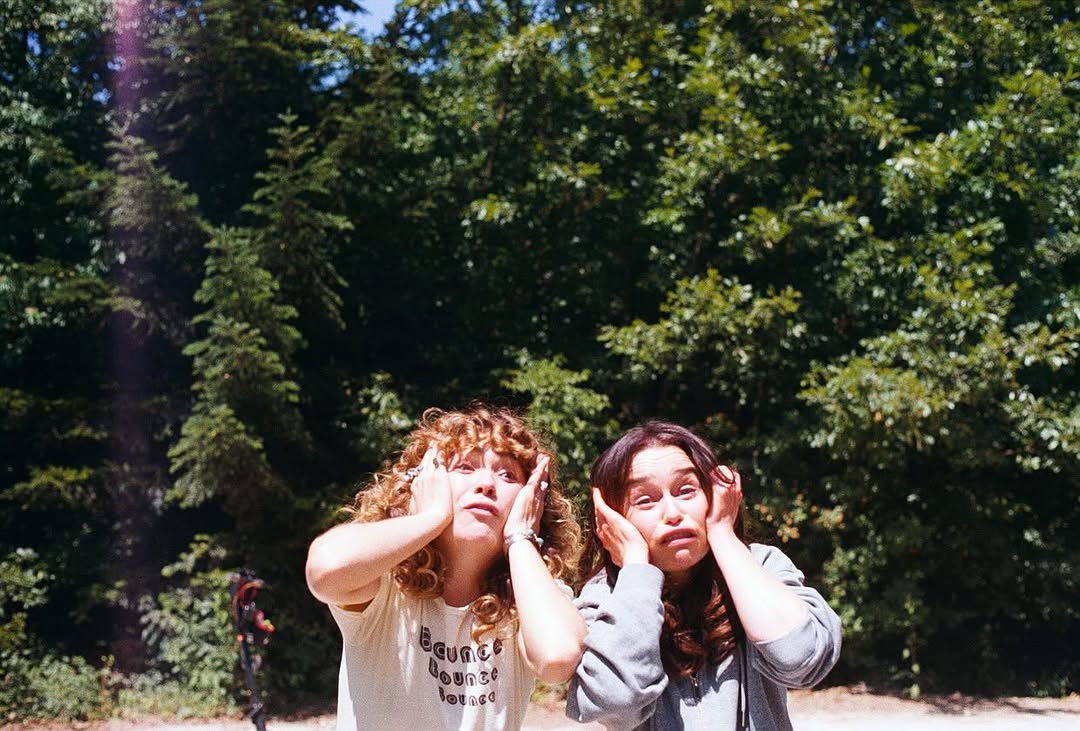 eclarkenetwork's tweet photo. Behind the scenes of Emilia Clarke &amp; Haley Lu Richardson in #PONIES. https://t.co/dUxHgwhrKQ