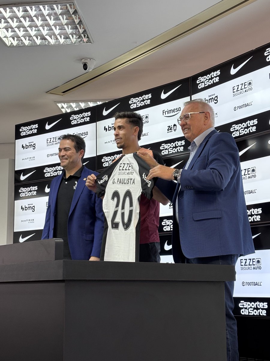 Gabriel Paulista apresentado como novo zagueiro do Corinthians!

Usará a camisa 20.