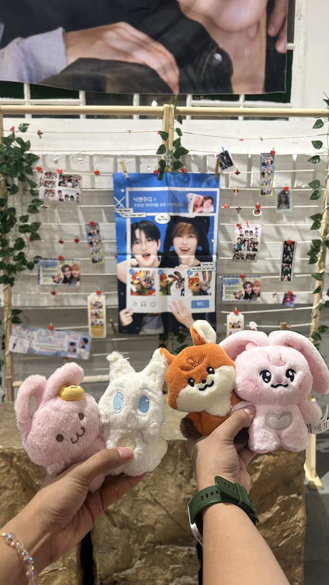 ≽^•⩊•^≼ tweet media