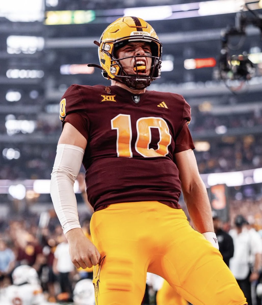 lsu_szn's tweet image. #BREAKING: No. 1 overall player in the transfer portal Sam Leavitt has committed to LSU 🐯 

Leavitt has posted 4,652 yards, 36 TDs, and 11 INTs throughout his career

The Tigers have their quarterback