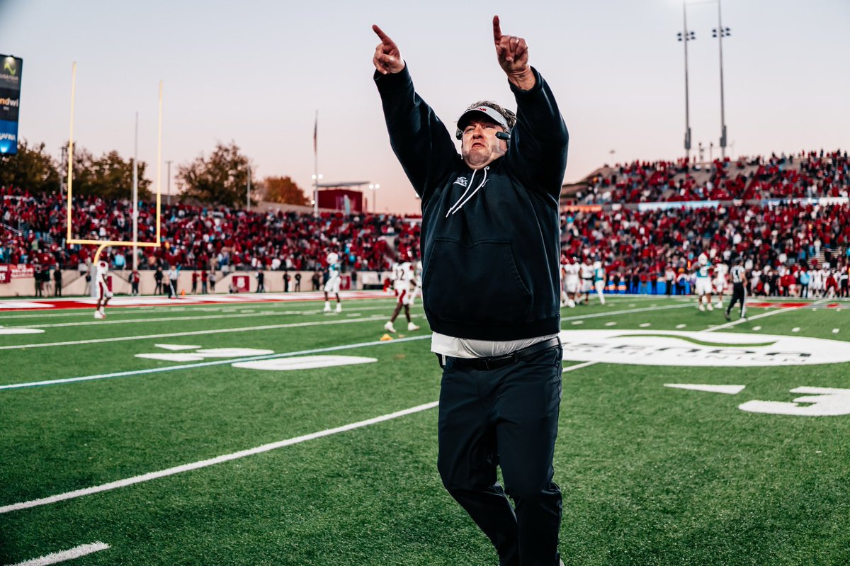 UNMLoboFB's tweet photo. Sound On 🔊 

This is New Mexico. 

30K strong. Loud. United. Making a difference.

This is the place to be — and Lobo fans, you are the difference https://t.co/loFQYs5f5r