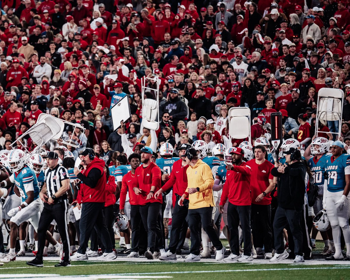 UNMLoboFB's tweet photo. Sound On 🔊 

This is New Mexico. 

30K strong. Loud. United. Making a difference.

This is the place to be — and Lobo fans, you are the difference https://t.co/loFQYs5f5r