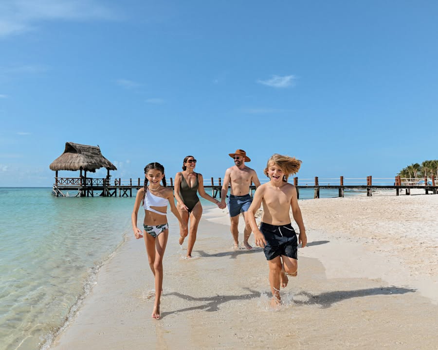 The perfect dose of sun, sand, and family laughs! 🏖️
Ready for the best vacation of your life at the The Fives Beach Hotel &amp; Residences Playa del Carmen?
Book now bit.ly/TheFivesHotels
#FeeltheFives #TheFivesBeach #RivieraMaya