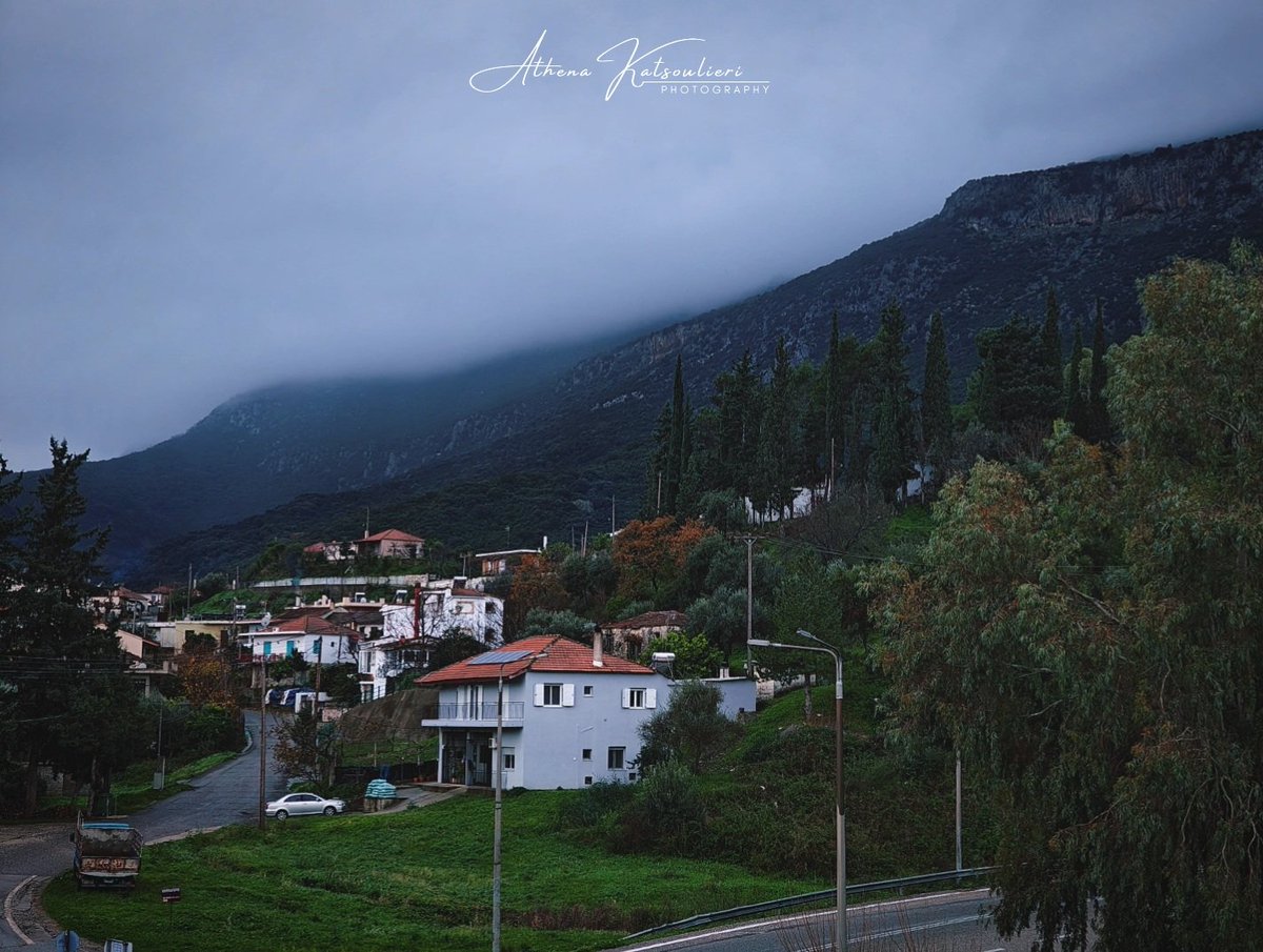 ath_kats's tweet photo. 🚗⛈️❤️ @Manav1s 

#photography #nature #WINTER #roadTrip #RainyDays #Greece https://t.co/lho1ly3Zfe