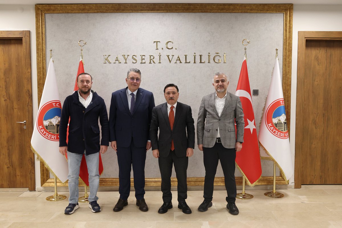 kayserivaliligi's tweet photo. Valimiz Sayın Gökmen Çiçek, Akdeniz İhracatçı Birlikleri Yönetim Kurulu Başkanı R. Onur Kılıçer ve yönetimini makamında kabul etti. https://t.co/upqTDGeVQU