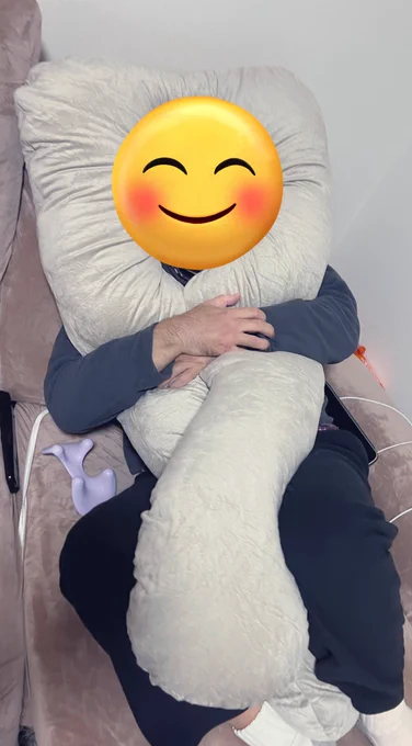 旦那さんにハグモッチ渡したら「え〜?何これ最高〜くれるのー?」 心の炭治郎「あげるわけないだろ!!!」