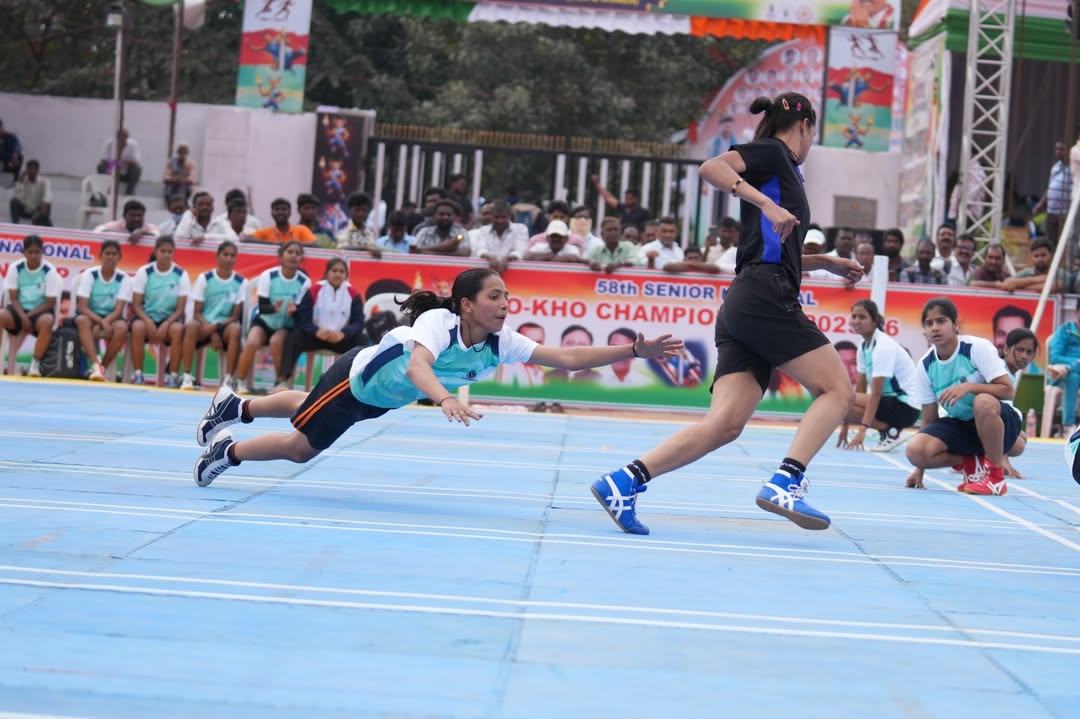 Uttar Pradesh girls team ❤️ 📸

58th Senior National Kho Kho Championship men's women's 2025-26🏆

Railway Ground, Kazipet, Telangana 11-15 January 2025.26

Follow <a href="/kho_kho_up/">kho_kho_up</a> for more.

#ground #view #KKFI #khokho #uttarpradesh #team 
#khokhochampions#KhoRevolution