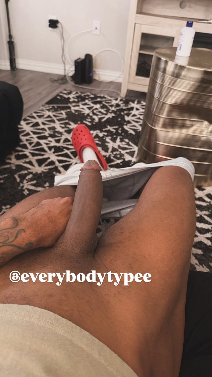 EverybodyTypee's tweet image. I hate ah pointless convo just put my dick in ya mouth 💰