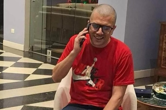 lucianocapone's tweet photo. Maduro, Iran, Trentini... niente male la nuova campagna pubblicitaria della Nike.