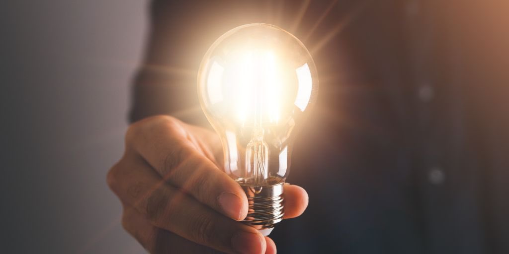 pedrorousseff's tweet image. 🚨AGORA É LEI! Governo Lula ACABOU de SANCIONAR a LEI que garante LUZ 100% DE GRAÇA para idosos ACIMA de 60 anos e famílias de BAIXA RENDA que estão inscritas no CadÚnico! 

GRANDE DIA! 🇧🇷💡👍