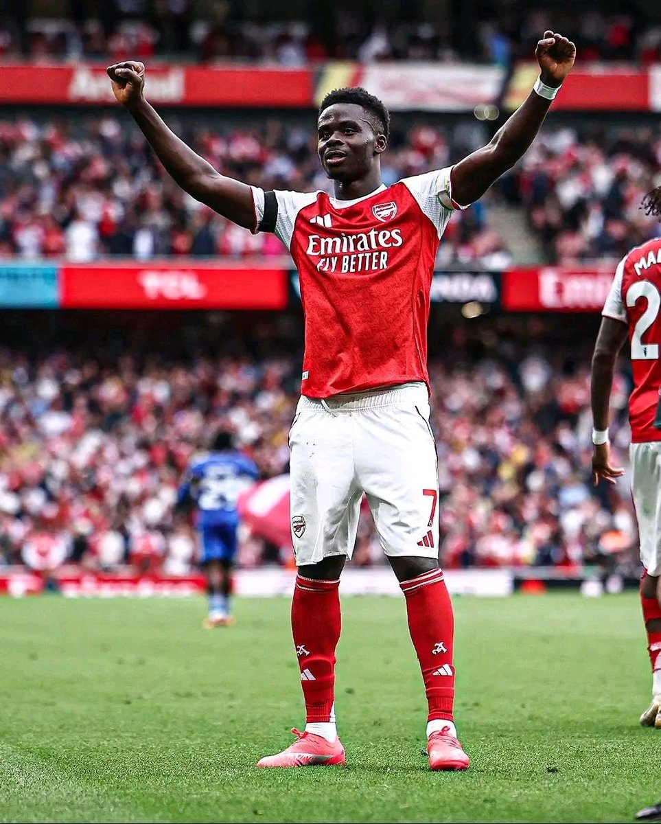 10 Premier League goals in 2 years.
2 Premier League assists in a year.

Ladies and gentlemen, Arsenal's best player! 😂😂