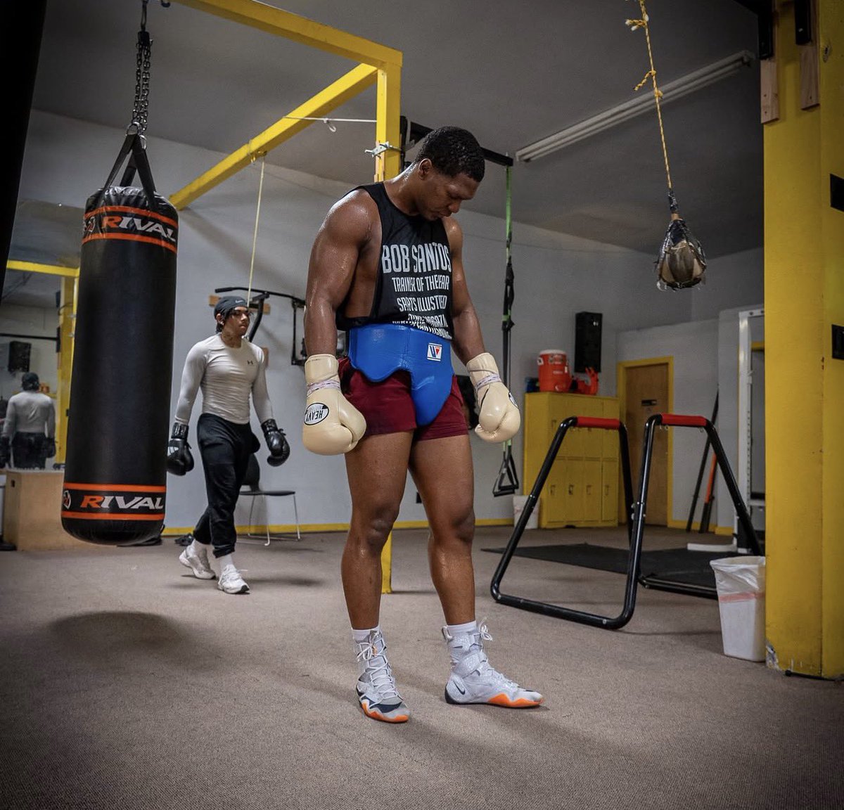 Carlos Linares tweet media