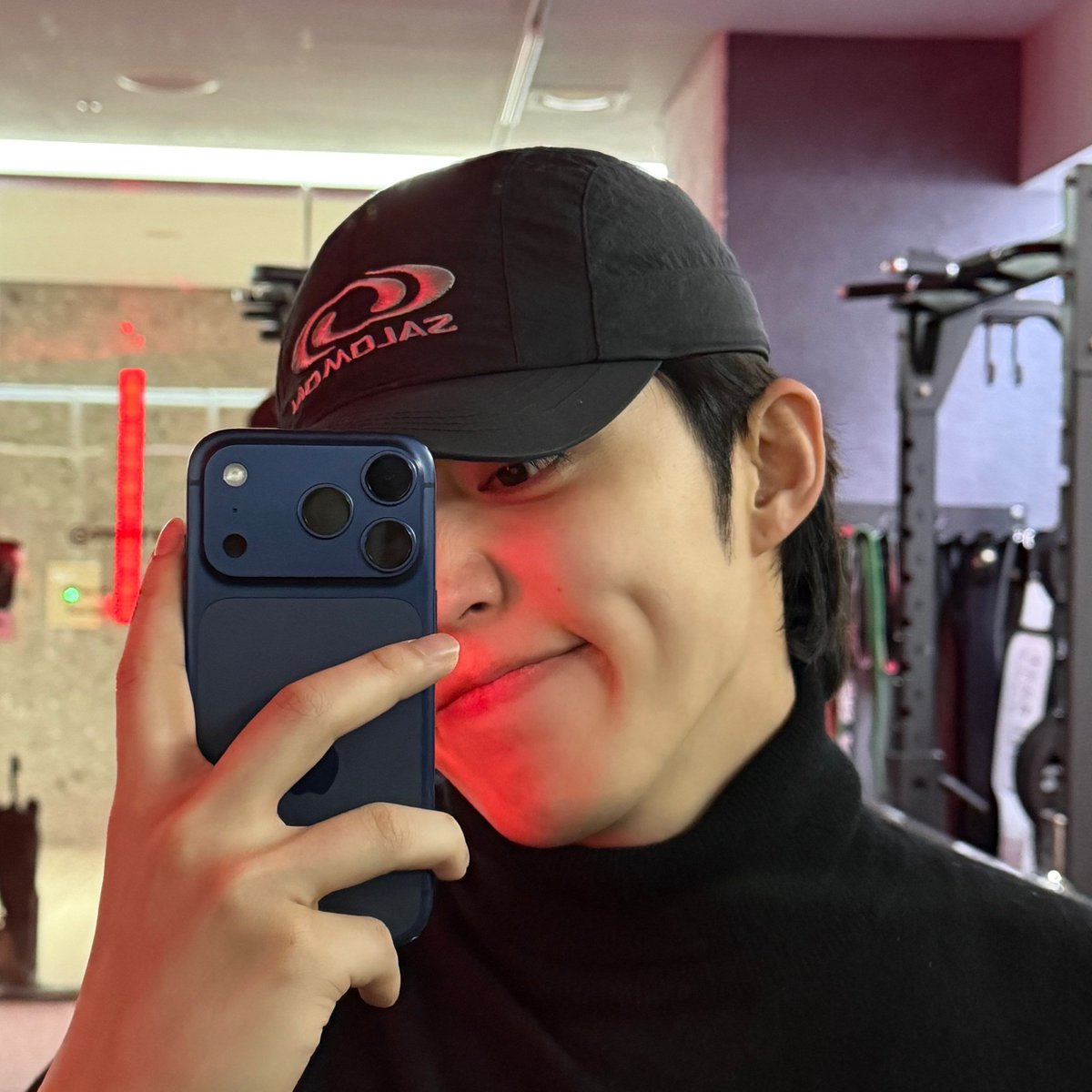 lalaliluvr's tweet image. i loveeeeeee when cheol makes his dimple the main character in his pics 🤏🏻