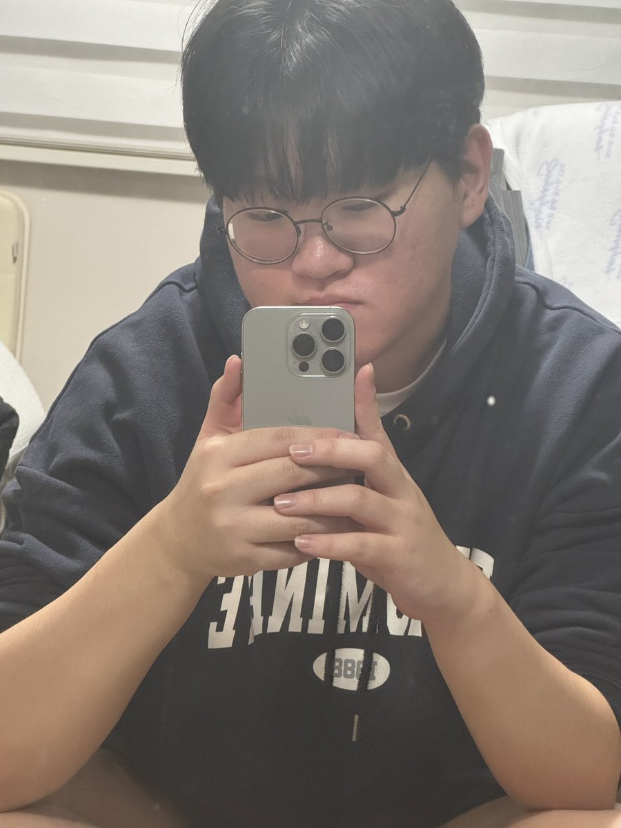 범범 tweet media