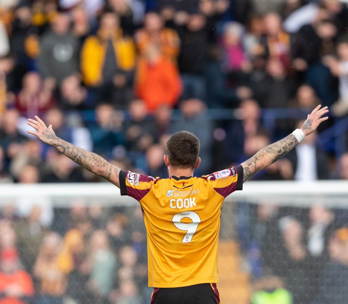 Thecityvent's tweet image. Andy Cook.

Bradford City legend.

Won our hearts &amp;amp; adoration on the pitch, stood with us &amp;amp; supported from the stands. 

Everything you could ever want in a professional, he left everything out there for our club.

Born in the north east, forever adored in Bradford. 🧡❤️ 

#bcafc