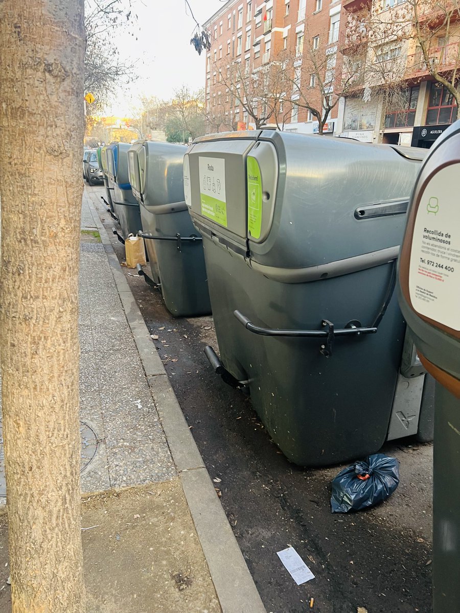 Començem! #netejemgirona 
<a href="/gironabruta/">@gironabruta</a> <a href="/GironaNetaDigna/">Girona Neta i Digna</a> <a href="/Girona_Cat/">Ajuntament de Girona</a> <a href="/llsalellasvilar/">Lluc Salellas i Vilar</a> <a href="/sergicot/">Sergi Cot 🇵🇸</a> <a href="/enoticiescat/">E-Notícies</a> <a href="/elmonarac1/">El món a RAC1</a> <a href="/DiarideGirona/">Diari de Girona</a> <a href="/Gironanoticies/">Diari Girona Notícies</a> <a href="/MilloremGirona/">MilloremGirona</a>  <a href="/Ffr1449591/">SALVEM GIRONA</a>
<a href="/GuanyemGirona/">Guanyem Girona</a>
<a href="/gencat/">Generalitat de Catalunya</a> <a href="/som3cat/">3Cat</a> <a href="/Cati_Girona/">CatInfo Girona</a> <a href="/tvgirona/">Televisió de Girona</a> <a href="/salutcat/">Salut</a> <a href="/EUEnvironment/">EU EnvironmentAgency</a> <a href="/CAVGirona/">CAV Girona</a>